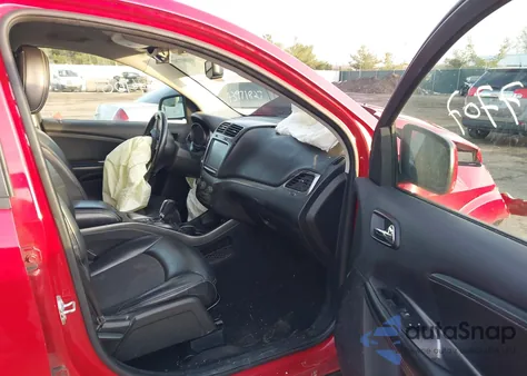 2017 Dodge Journey Crossroad Plus z USA, uszkodzony, nr VIN 3C4PDCGG3HT533143